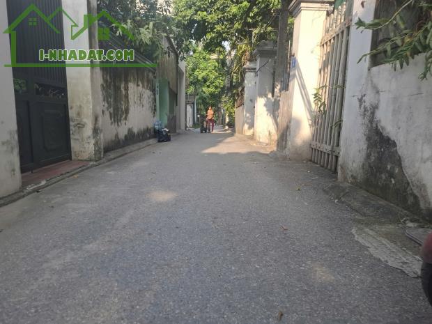 Bán lô đất 58m x 4,2m tại ngõ 405 Ngọc Thụy. Đường oto tải thông. Giá chỉ 3t9 có TL