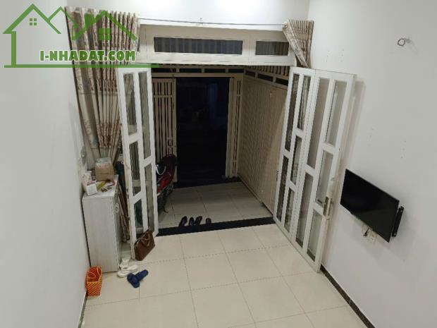 BÁN NHÀ MẶT TIỀN NHỰA 8M, PHƯỜNG PHÚ THUẬN, QUẬN 7. 80M2 - 3