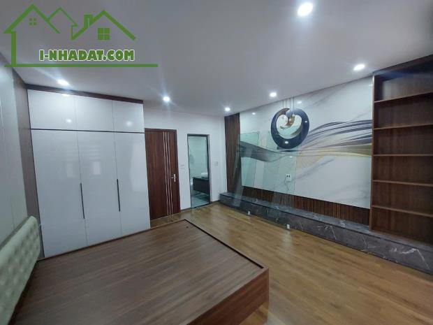 Bán Nhà Ngõ 12 Phố Bồ Đề, Long Biên, 40m2, 6 Tầng, Thang Máy, Full Nội Thất, Giá 8 Tỷ hơn - 4