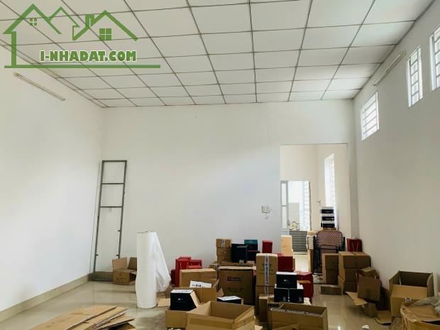 Nhà bán mặt tiền đường Nguyễn Ái Quốc phường Tân Tiến sổ hồng hoàn công 179m2 giá 19 tỷ - 2