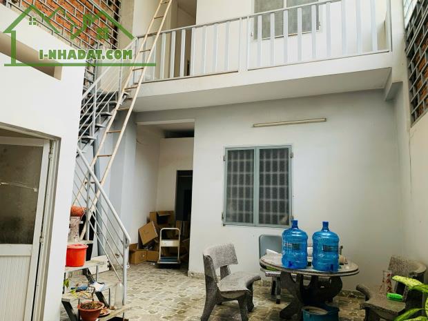Nhà bán mặt tiền đường Nguyễn Ái Quốc phường Tân Tiến sổ hồng hoàn công 179m2 giá 19 tỷ - 3