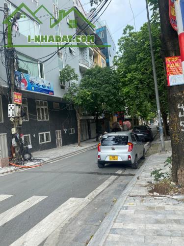 Toà văn phòng Tây Hồ 8 tầng 1 hầm thang máy, lô góc, oto tránh, vỉa hè rộng, kinh doanh