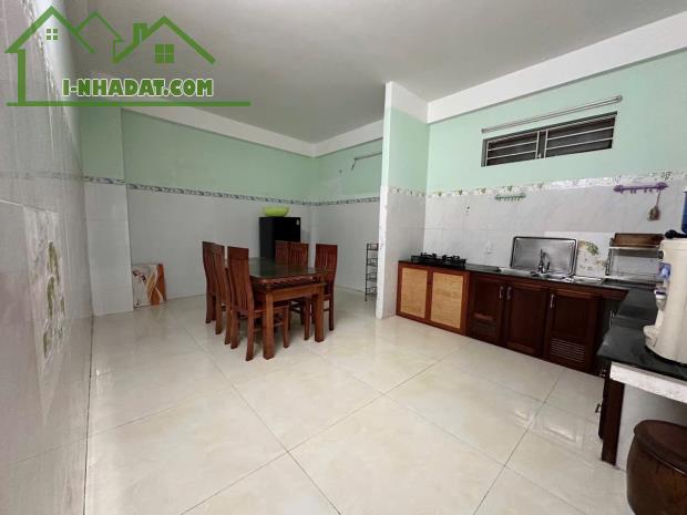 Nguyễn Hữu Thọ - Nhà 3 tầng 3 mê kiên cố - Sát sân bay Quốc Tế. - Diện tích : 56m2 ( 4*14) - 2