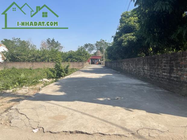 Bán gấp 525m lô góc tổ 4 Cự Khối phù hợp xây xưởng hoặc làm nhà vườn