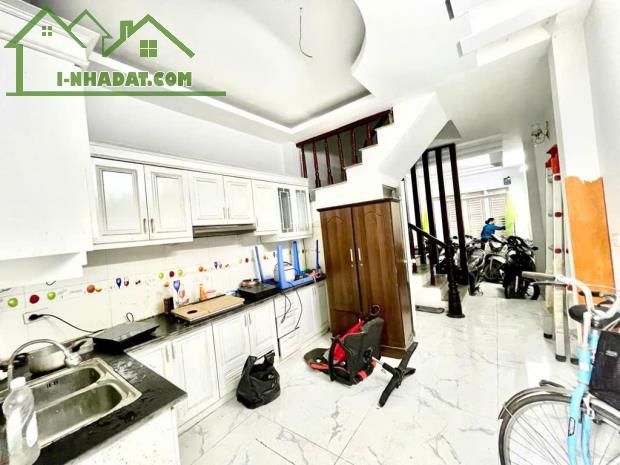 BÁN NHÀ DÒNG TIỀN HAI BÀ TRƯNG 8 PHÒNG KHÉP KÍN, 45M X 5T GIÁ 6.8 TỶ. - 1