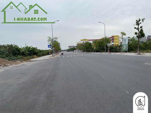 Đất đấu giá trung tâm Cự Khối, Long Biên vỉa hè oto tránh đỗ rộng 89m, mặt tiền: 5m, 14 tỷ