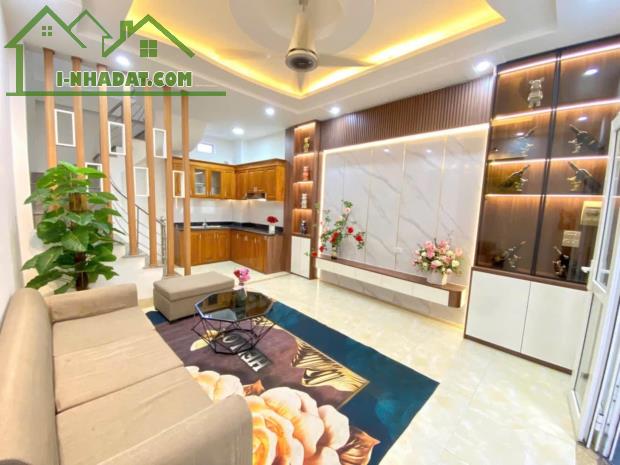 NHÀ MỚI NGUYỄN TRÃI - LÔ GÓC, VIEW MỞ, TIỆN ÍCH ĐẲNG CẤP, NỘI THẤT CAO CẤP - 5.5 TỶ/43M - 3