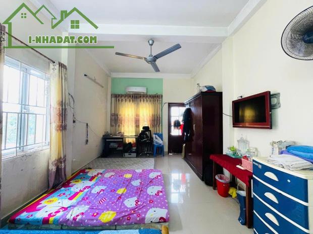 Bán nhà phố Tây Sơn, Đống Đa, Hà Nội
DT 40m2, xây 4 tầng. Giá chào 4.8 tỷ có thương lượng - 1