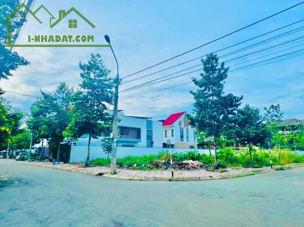 Bán đất biệt thự 460m2 ngang 20m cặp góc Đông Nam hiếm có khu Song Ngữ Lạc Hồng giá 18 tỷ