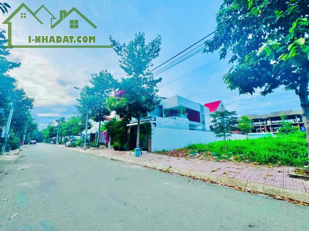 Bán đất biệt thự 460m2 ngang 20m cặp góc Đông Nam hiếm có khu Song Ngữ Lạc Hồng giá 18 tỷ - 2