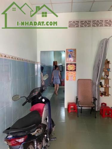 NHÀ NGAY SÂN BANH TÂN XUÂN - HÓC MÔN 72M2. CHỈ 2,8 TỶ TL.