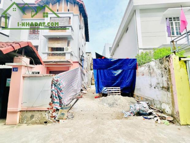 Bán đất ngõ 36 Đức Giang, 50m nở hậu, oto ngủ trong đất chỉ hơn 6 tỷ có TL. LH 0936123469 - 2