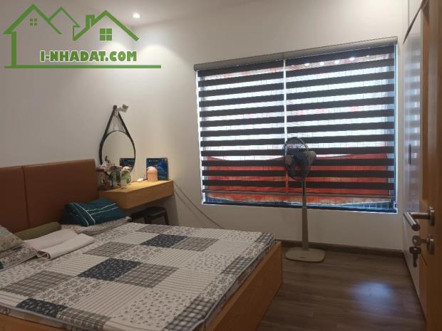 Bán nhà 4T Đức Giang, View hồ !!! oto tránh, vỉa hè 120m chỉ hơn 14 tỷ có TL. LH