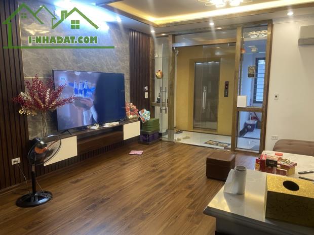 Mặt Phố - Lô Góc - Gara Ô tô - Thang Máy, phố Mai Động,dt: 38m, mt: 6m, 6 tầng. - 1