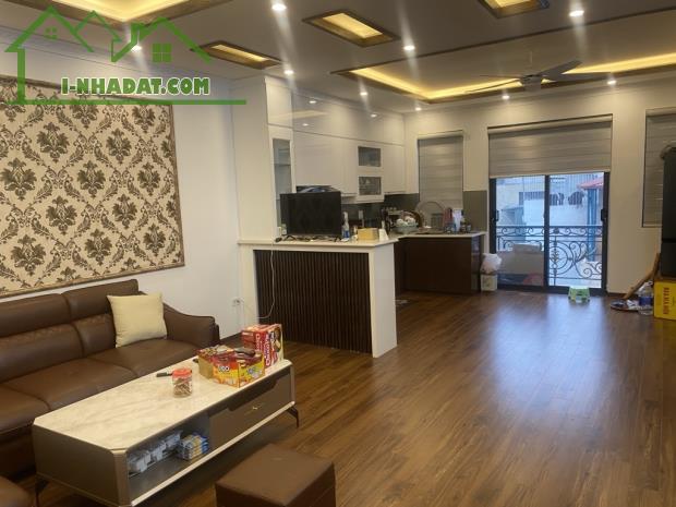Mặt Phố - Lô Góc - Gara Ô tô - Thang Máy, phố Mai Động,dt: 38m, mt: 6m, 6 tầng. - 2