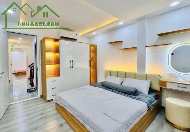 Lạc Long Quân, 45m2, NỞ HẬU tài lộc, xe hơi cách nhà 30m2, chỉ 4,5T TL