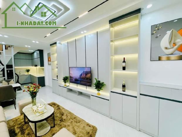 Bán nhà Văn Hương, 34m2 4T 6,7 tỷ, Full nội thất, ngõ thông KD cực thoáng, gần phố, ở ngay