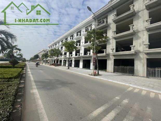 NHÀ PHỐ 4 TẦNG GIÁ PHÙ HỢP NHẤT THỊ TRƯỜNG,  NHẬN NHÀ, SANG TÊN SỔ NGAY. CĐT: 0966 343 969 - 2