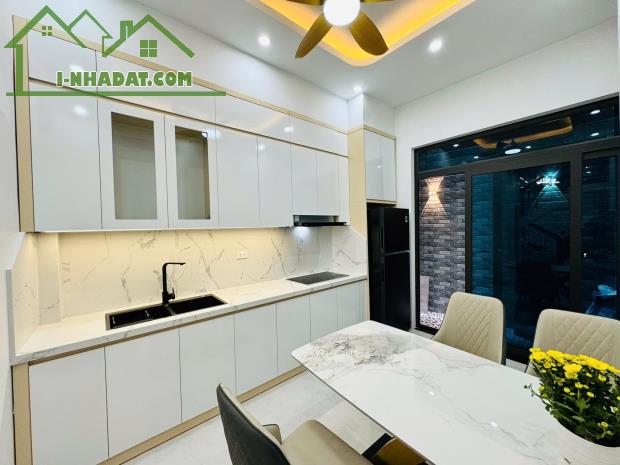 BÁN NHÀ RIÊNG HOA LƯ, VỊ TRÍ ĐẸP HAI BÀ TRƯNG, 40m2, 12,8 tỷ, thang máy, ô tô. - 1