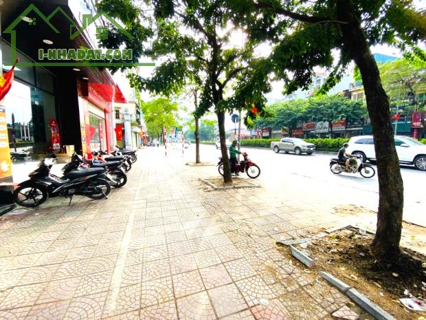 Bán 1000m2 Mặt Phố Nguyễn Văn Cừ, 1 Mặt Phố, 1 Mặt ngõ, Vỉa hè 5m - 3