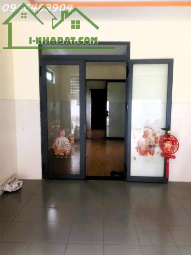 Cho thuê nhà 1T2L 3pn mặt tiền đường 6 - Linh Tây