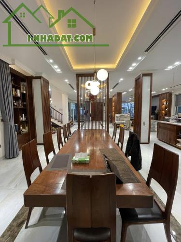 Bán BT Hướng Dương Vinhomes Riverside2 400m x MT 19m, ở VIP, vỉa hè, ô tô, KD giá 135 tỷ. - 1