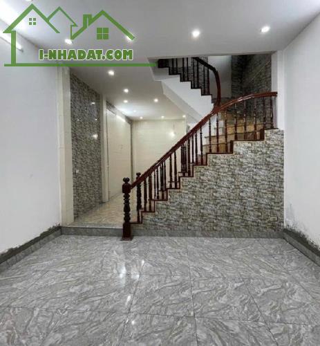 Bán Nhà Ngõ 325 Kim Ngưu, 40m², 5 Tầng, 6 PN – Giá 7,5 Tỷ gần OTO - 1