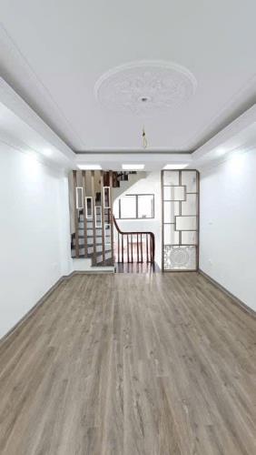 BÁN NHÀ ĐƯỜNG LÁNG 40M2 - MT 4M - GIÁ CHỈ 6.8 TỶ - 3