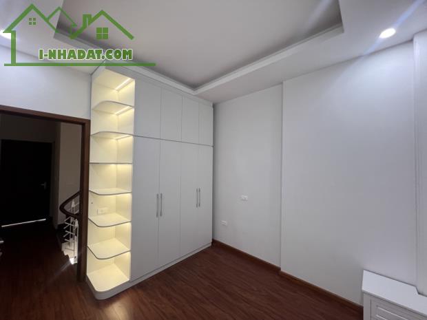 Bán nhà 40m x 4T Đức Giang, oto tránh, kinh doanh chỉ hơn 8 tỷ có TL. LH 0936123469 - 2