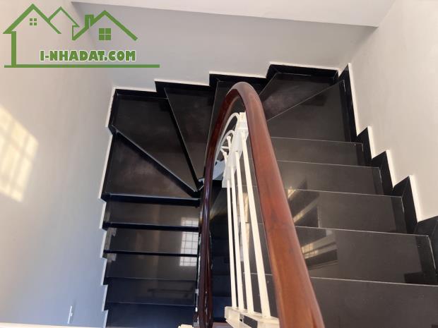 Bán nhà 40m x 4T Đức Giang, oto tránh, kinh doanh chỉ hơn 8 tỷ có TL. LH 0936123469 - 1