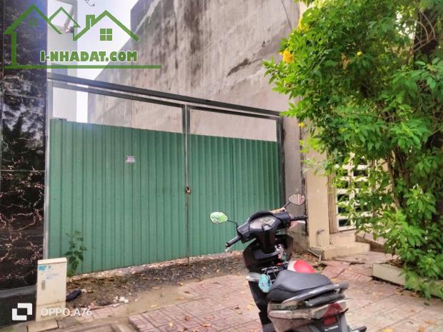 Bán lô đất thuộc KDC D2D đường D2, kinh doanh được, giá rẻ chỉ 5,3 tỷ