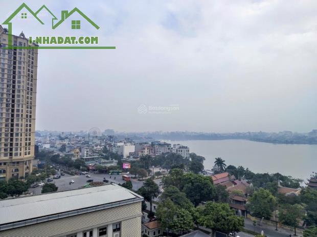 Bán chung cư C18 Lạc Long Quân, Tây Hồ, 77m2, view 2 con rồng Hồ Tây, giá 5,5 tỷ