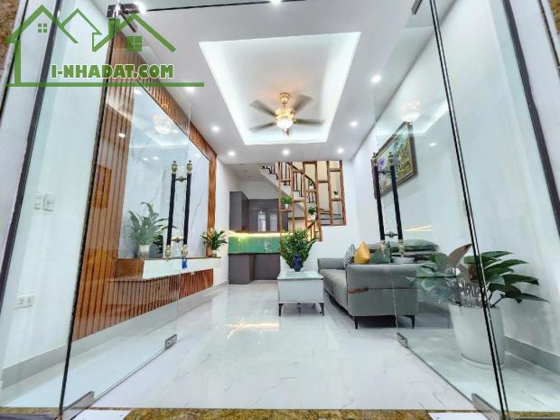 BÁN NHÀ ĐẸP ĐÓN TẾT ĐẠI TỪ FULL NỘI THẤT 38M2 5 TẦNG NHỈNH 5 TỶ