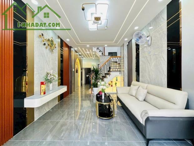 Nhà mới 38m2 Quang Trung phường 10 đẹp nhỉnh hơn 3 tỷ