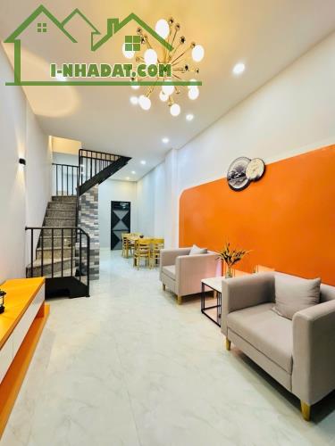 Bán gấp Nhà mới ở ngay, gần Tân Sơn Nhì, Tân Phú, 2Tầng, 2PN, full nội thất, nhỉnh 3 tỷ - 1