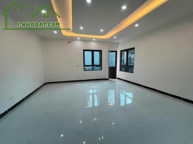 Lô góc - Kinh doanh - Ô tô tránh - Lê Quang Đạo giá 10 tỷ 800tr - 50m2 x 5 tầng