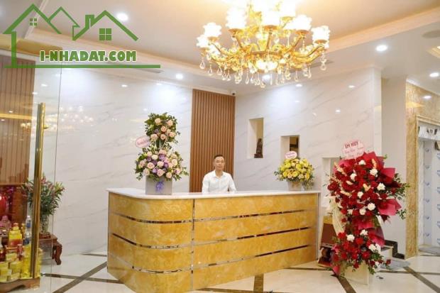 Bán khách sạn 5* trung tâm Bãi Cháy- Hạ Long, 34 phòng, đi bộ 2p ra bãi tắm, cạnh công