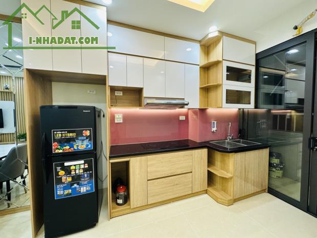 🏡🏡🏡CHUNG CƯ VIỆT HƯNG - HÀNG XÓM VIN - TẦNG ĐẸP - NỘI THẤT MỚI-Ở SƯỚNG - THOÁNG - TRUNG - 3