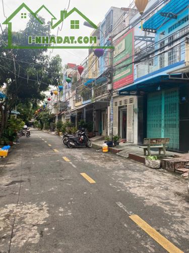 Gần sân bay, 55 m2 4 tầng có sân thượng khu phân lô mặt tiền 12 m 7 tỷ xíu - 2