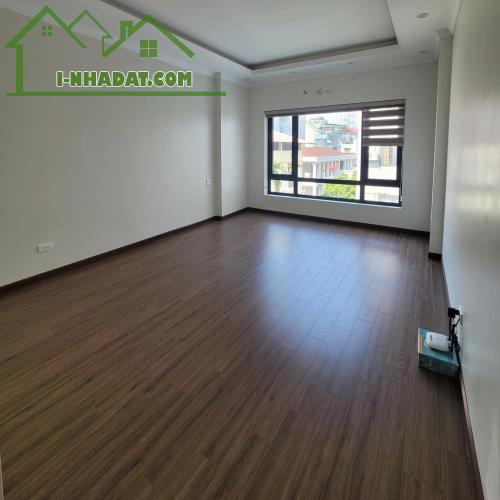 * Nhà Nguyễn Văn Cừ - Ngõ ô tô - Cách cầu Chương Dương 850m - 45m2*6T*4m, thang máy - 2