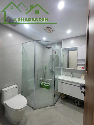 * Nhà Nguyễn Văn Cừ - Ngõ ô tô - Cách cầu Chương Dương 850m - 45m2*6T*4m, thang máy - 4