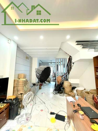 🏡🏡🏡NHÀ 3 MẶT TIỀN HẺM XE HƠI NÉ - KINH DOANH - SÁT MT NGUYỄN VĂN LƯỢNG. P16 .GV  + DT 6 - 2