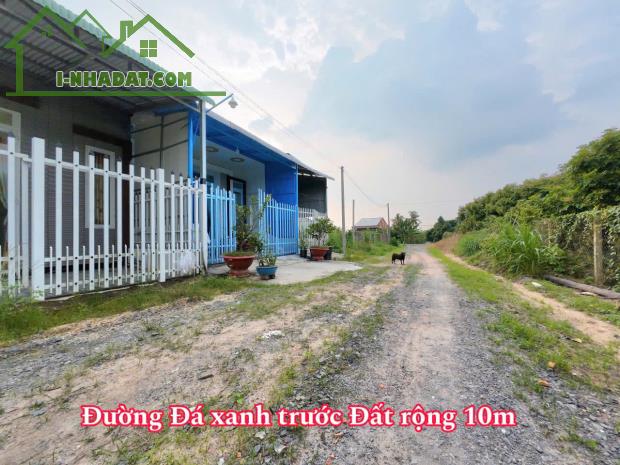 Ngộp đậm sâu đất thị xã Hòa Thành hơn 160m2 full thổ cư sổ đường 10m chỉ 4xxtr - 2