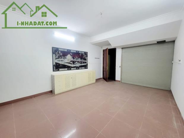 Hàng Siêu Hiếm - Giang Văn Minh - Ba Đình - Ô tô tránh - Dt :90m2/5mMT /chốt nhỉnh 35 tỷ