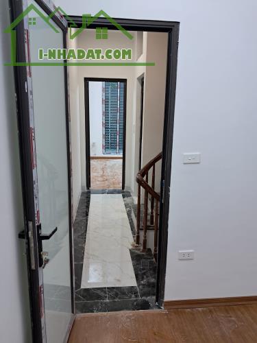 Bán nhà 162  sổ vuông A4, Kinh doanh. Khương Đình, Thanh Xuân. DT: 41m. Giá: 9.5 tỷ - 1