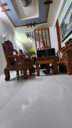 * Bình Tân - Hẻm 5m Thông - 3Tầng-Giá bán 4x tỷ . ------------------------------- *Vị trí: - 1