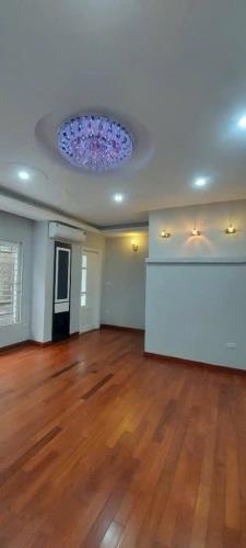 Trung liệt- Đống Đa 6 Tầng 52m² Mặt tiền rộng 6.1M ngõ rộng, Sát phố.