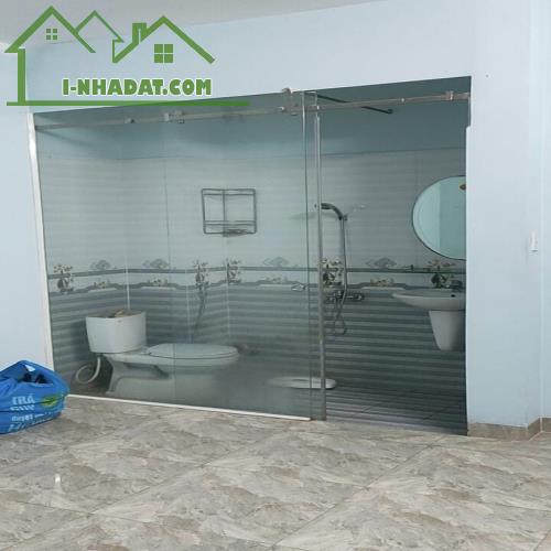 Bán nhà mặt phố MTKD đường ô tô thông Đỗ Xuân Hợp, Quận 9_ Chỉ có 3 ti ---.2 tầng 2 pn _ 6 - 2