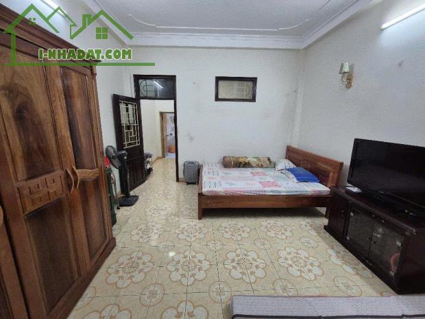 Bán nhà mặt ngõ Trương Định, 36m2, 3 tầng