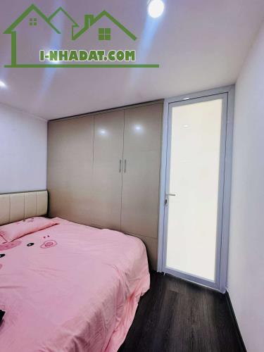 Bán nhà tập thể 60m2 Phương Mai-Đống Đa, 2 ngủ, nội thất đẹp, ô tô cạnh nhà. Giá 2,76 tỷ - 1